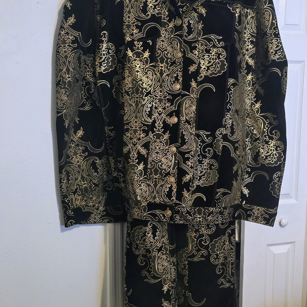 Black and Gold Patterned Jacket and Pants Set